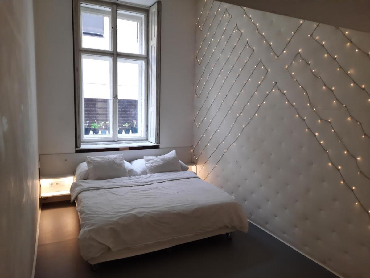 Downtown Prague Minimalistic Room In Flatshare Dış mekan fotoğraf