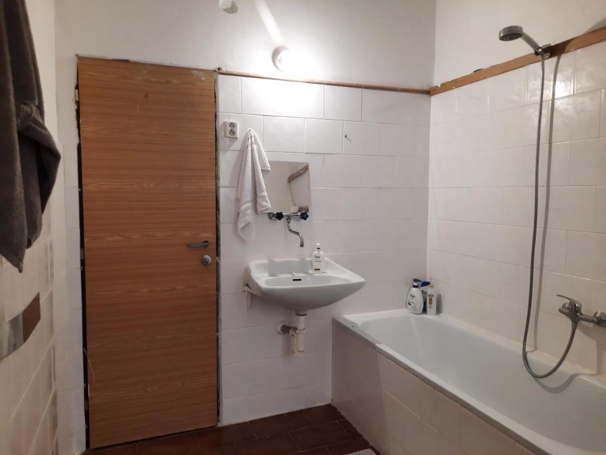 Downtown Prague Minimalistic Room In Flatshare Dış mekan fotoğraf