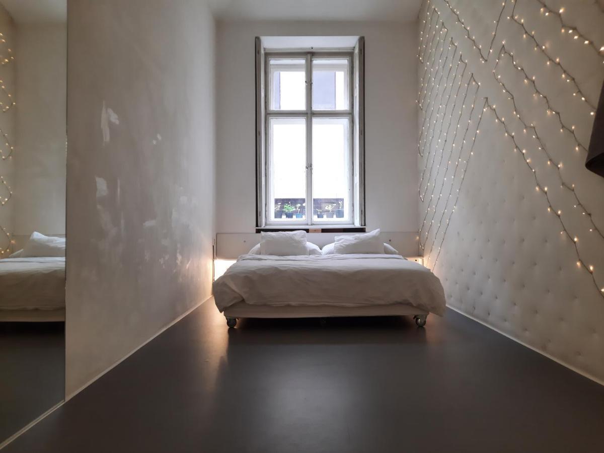 Downtown Prague Minimalistic Room In Flatshare Dış mekan fotoğraf