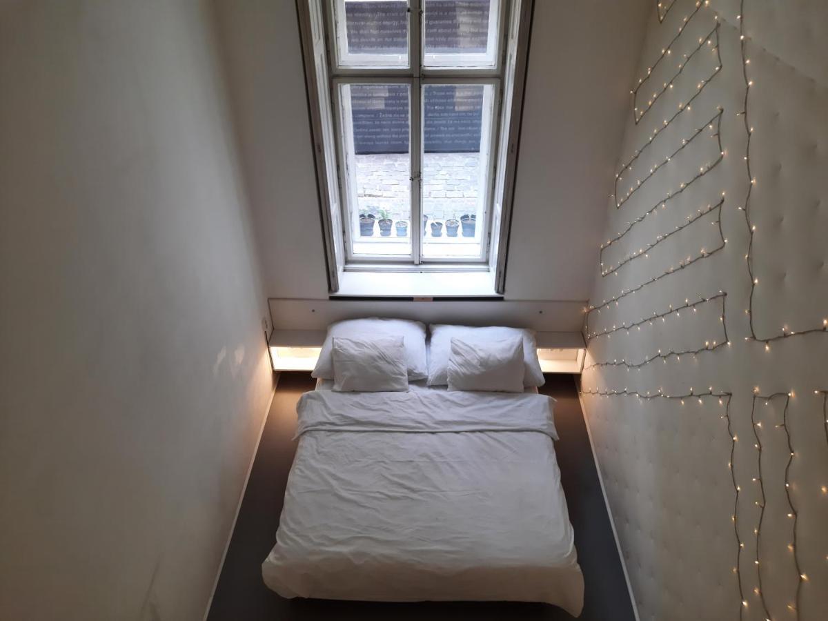 Downtown Prague Minimalistic Room In Flatshare Dış mekan fotoğraf