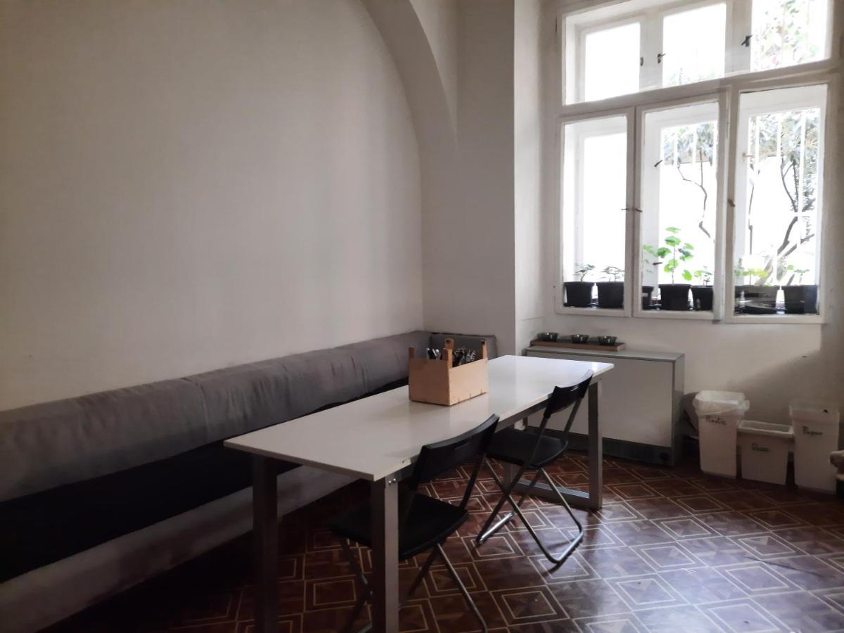 Downtown Prague Minimalistic Room In Flatshare Dış mekan fotoğraf