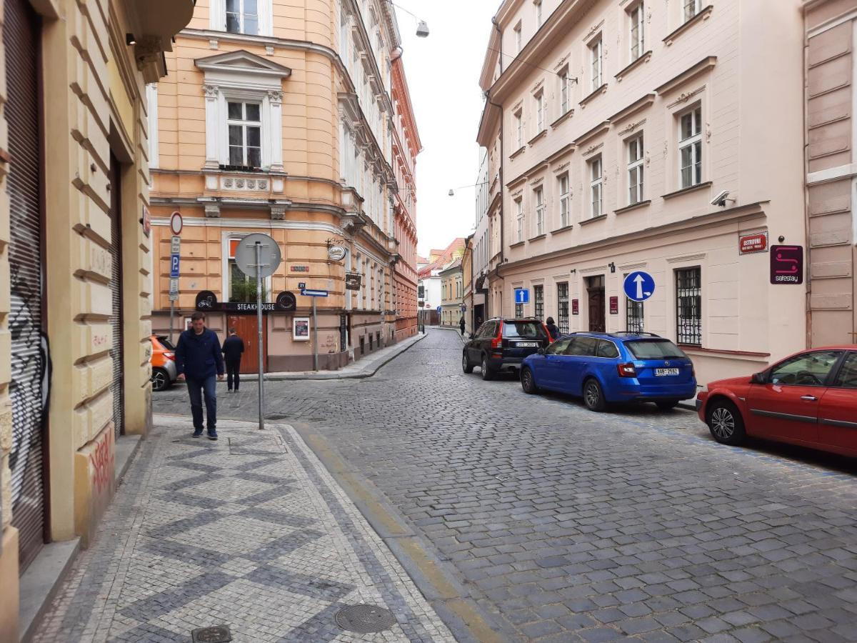 Downtown Prague Minimalistic Room In Flatshare Dış mekan fotoğraf