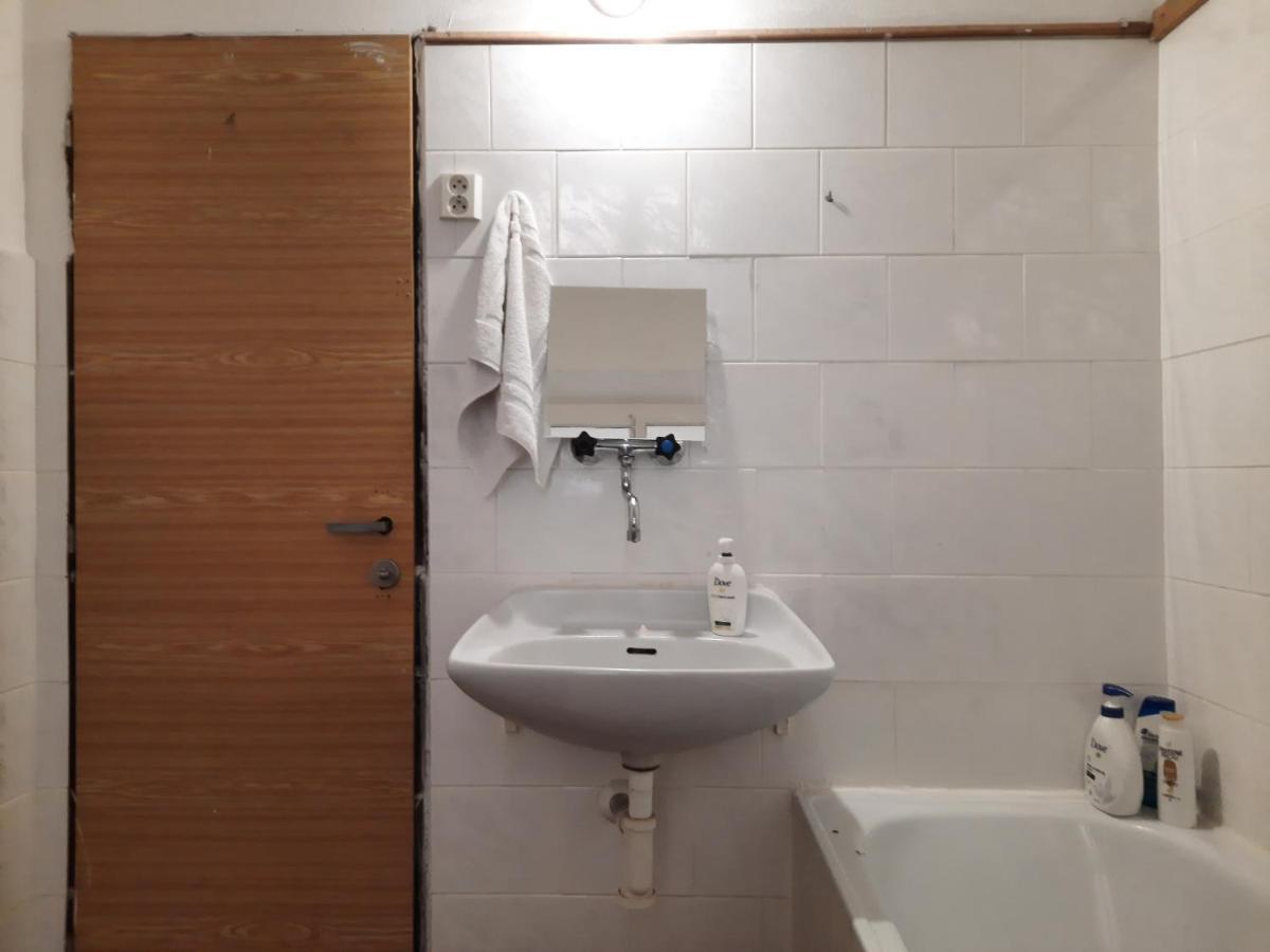 Downtown Prague Minimalistic Room In Flatshare Dış mekan fotoğraf