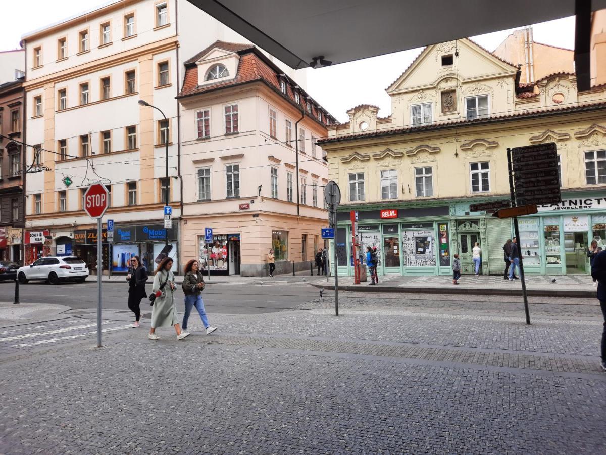 Downtown Prague Minimalistic Room In Flatshare Dış mekan fotoğraf